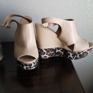 Jessica Simpson Wedges